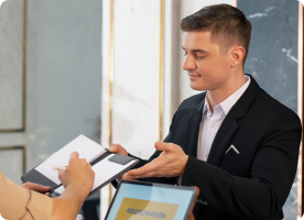 hotel-receptionist-work-1